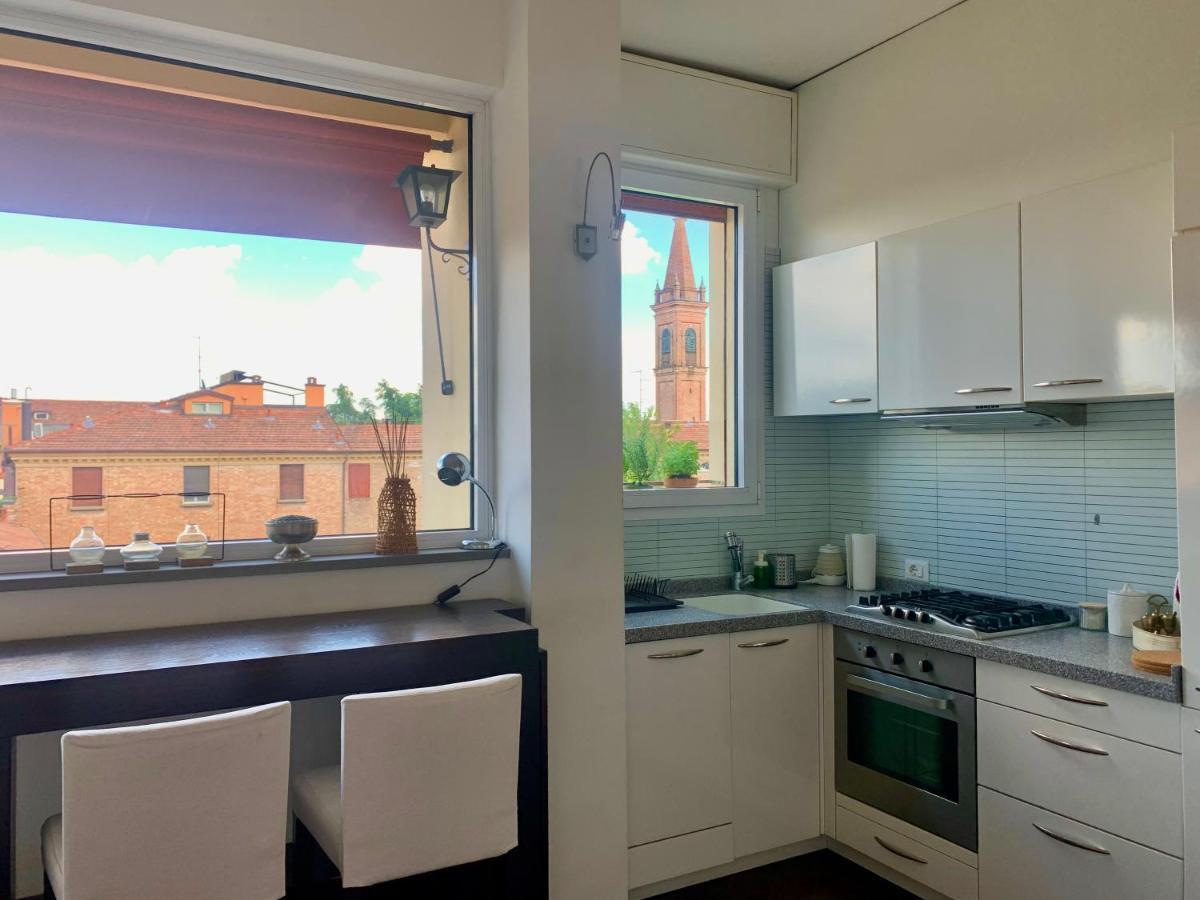 Charming Home Towers-Roofs View Болоня Екстериор снимка