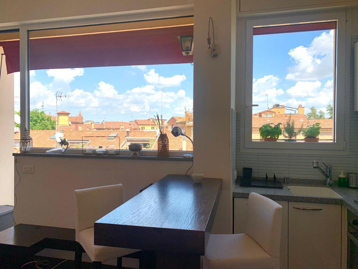 Charming Home Towers-Roofs View Болоня Екстериор снимка